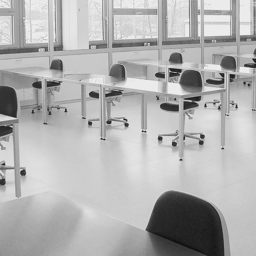 Reinraum-Arbeitsplätze